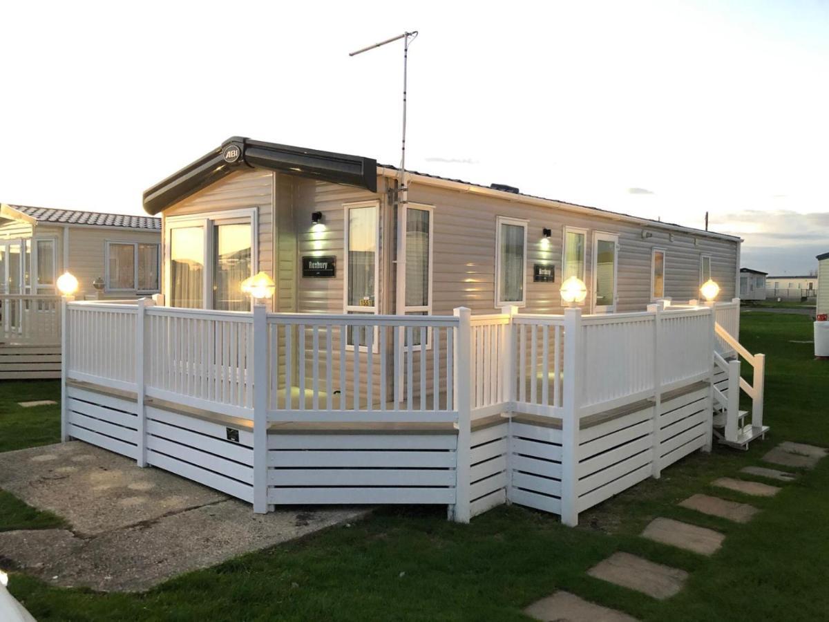 The Sherbourne Villa Selsey Exterior photo